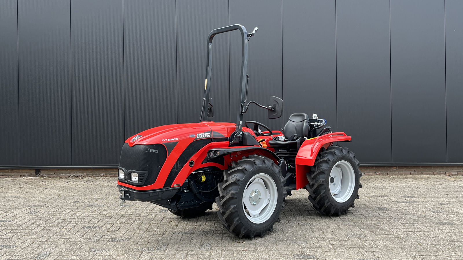 Antonio Carraro TN 5800 trekker afgeleverd