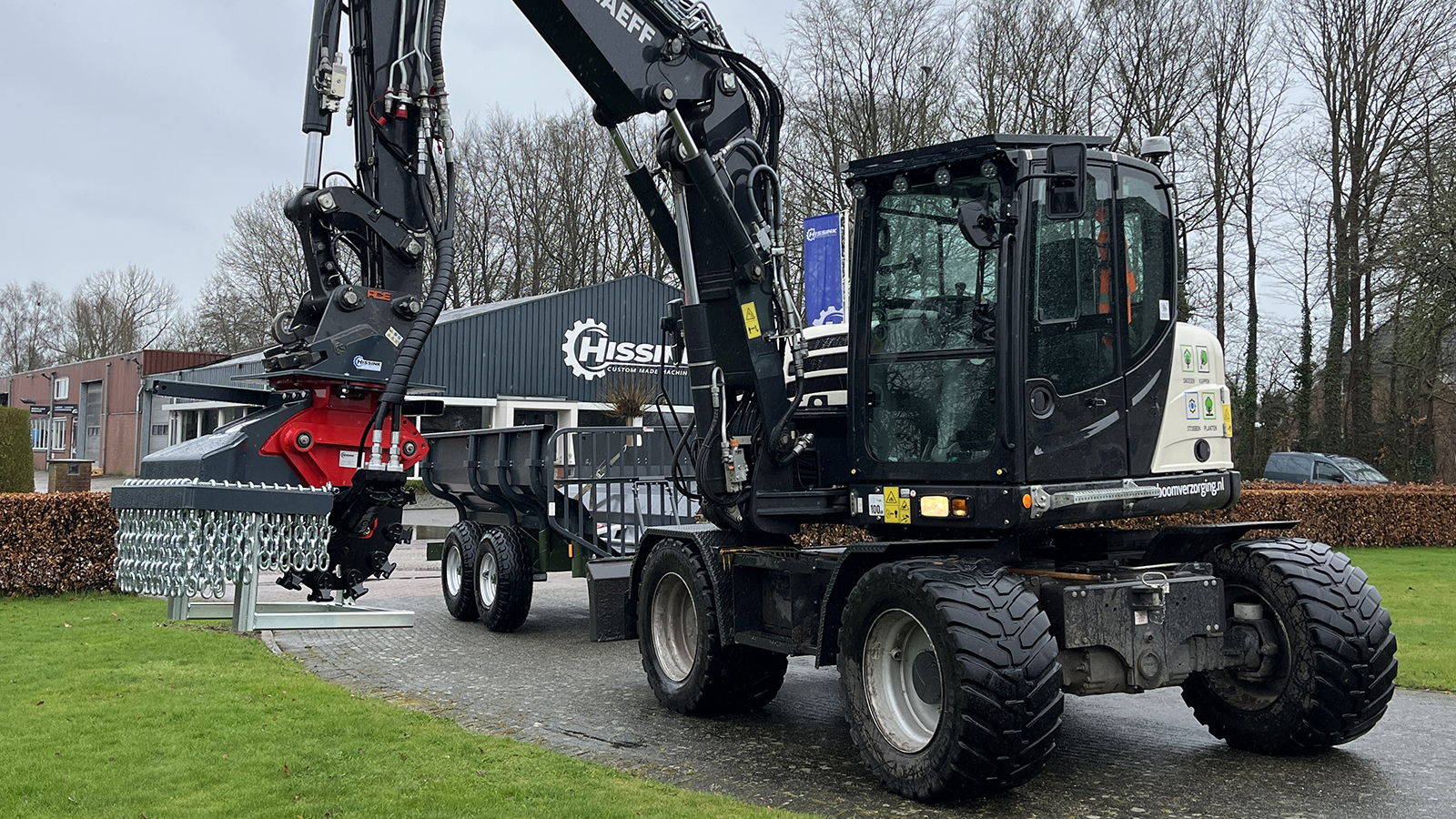 FSI stobbenfrees en Farma uitrijwagen