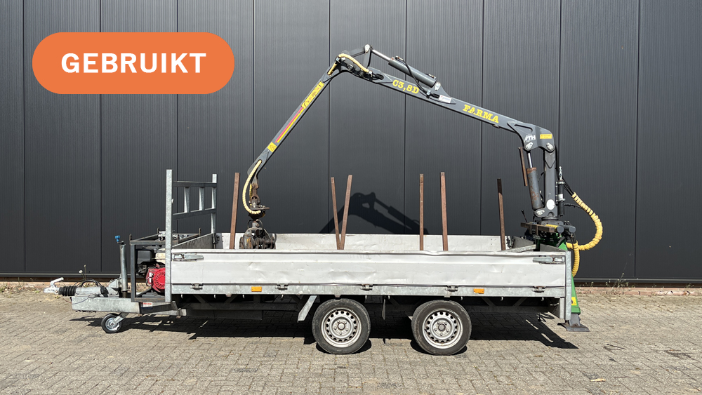 Aanhangwagen met bosbouwkraan